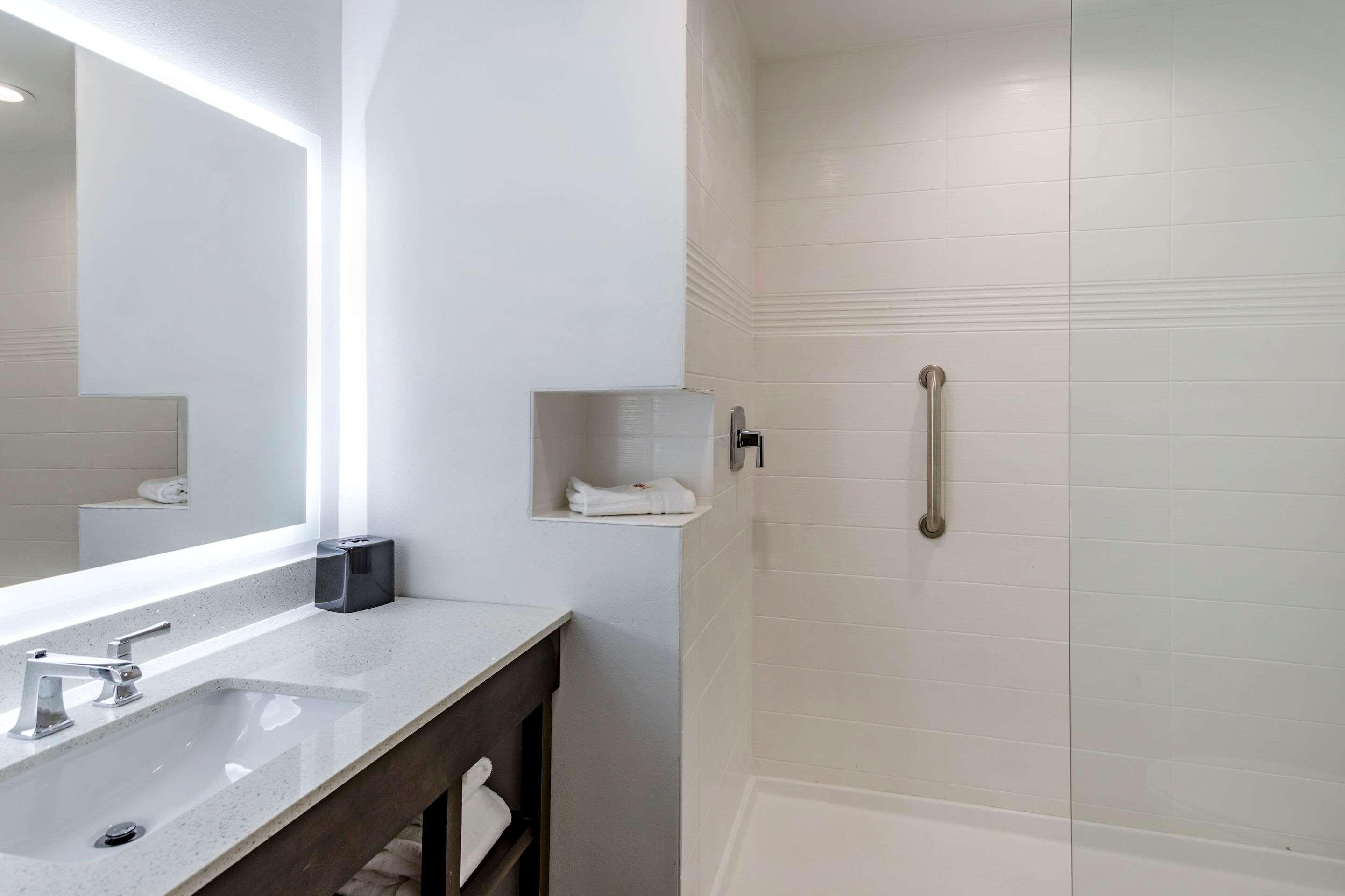 Comfort Inn & Suites أوليف برانش المظهر الخارجي الصورة