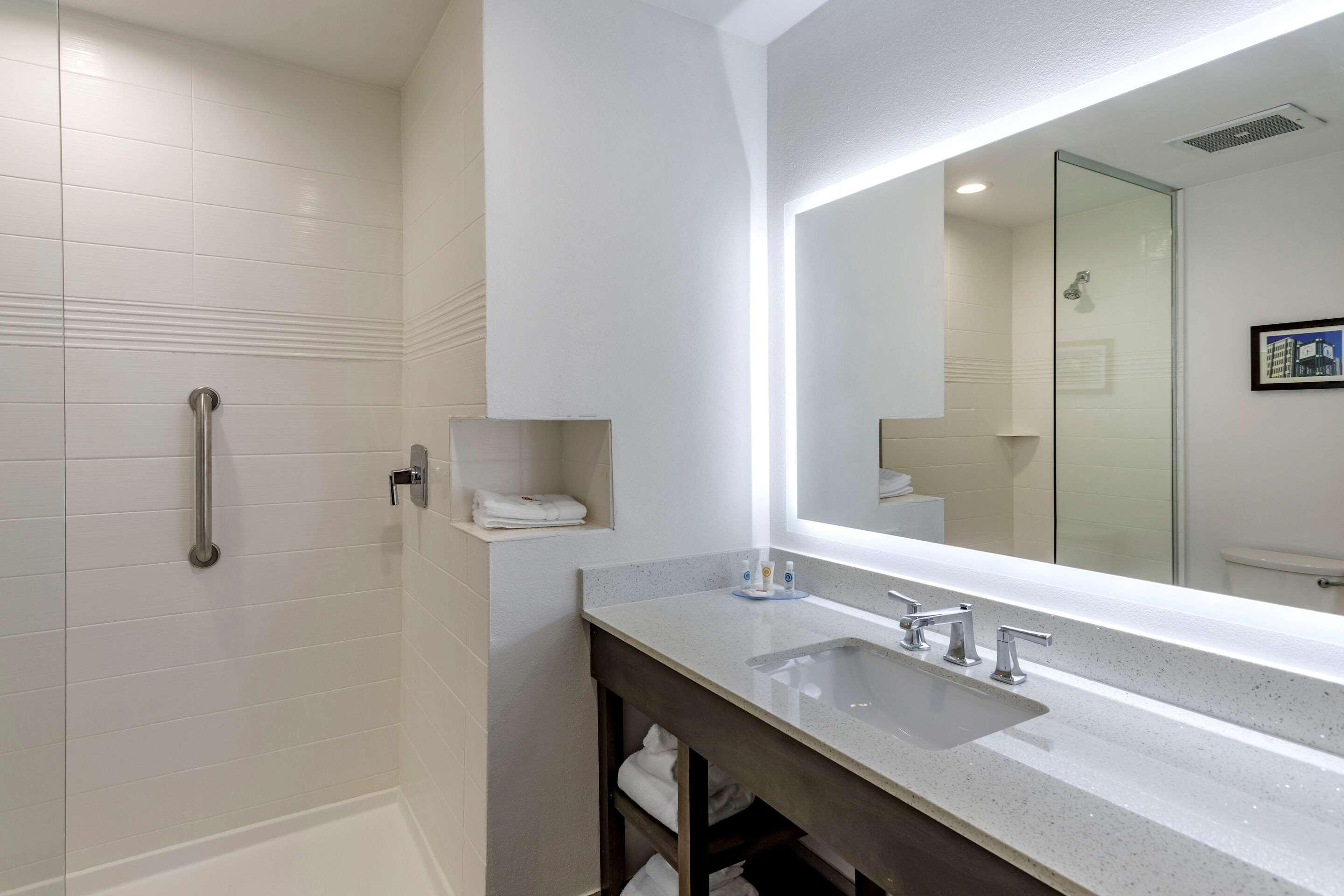Comfort Inn & Suites أوليف برانش المظهر الخارجي الصورة